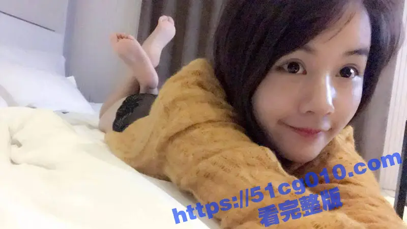 高颜值极品反差少妇 背着老公和炮友在酒店约炮 性感身材美腿诱人 口交后被疯狂后入爆操 图1