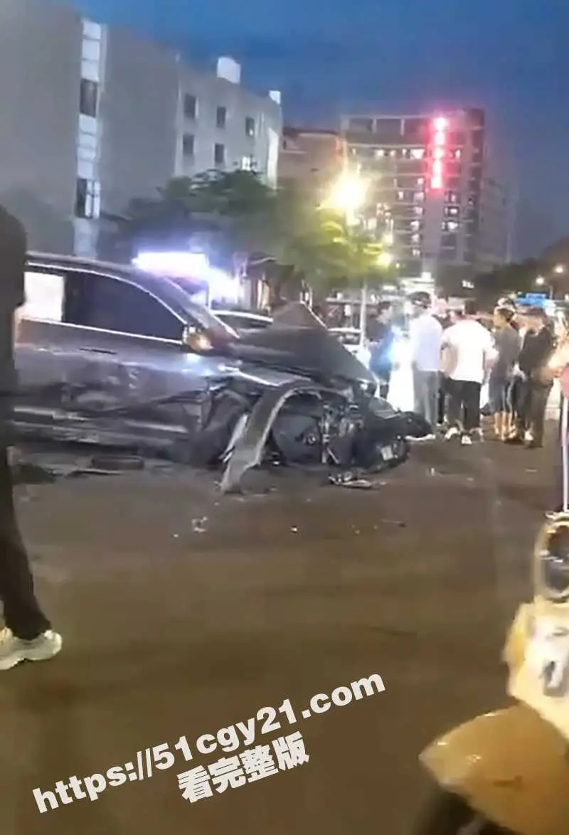 福州市鼓楼区 下班高峰期 突发重大车祸 2人身亡 多人受伤 现场画面曝光 简直惨不忍睹! 图1