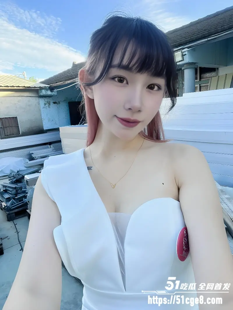 约炮大神独家曝光纹身辣妹 口交吐舌白眼翻动 后入打桩蜜臀猛怼 图2
