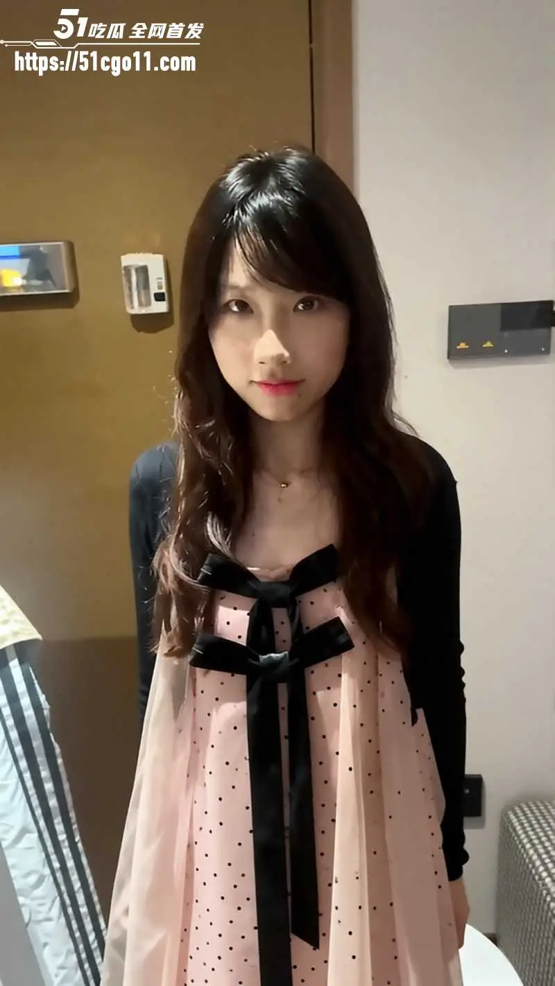 新晋05后网黄 小KK呀 福利新作 商场楼梯间激情口爆 疯狂打桩爽到阿黑颜丧志！ 图1
