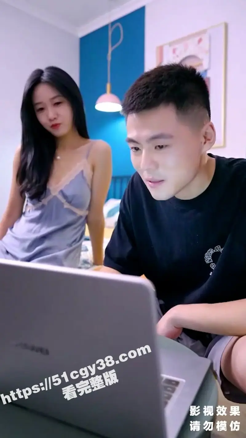擦边短剧《顽主》贾二虎的超级艳遇 被风骚嫂子和女同事接连勾引 他该怎么办？ 图4