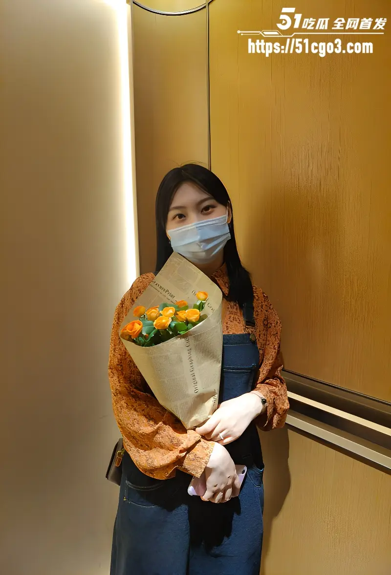 南京嫩妹 陈咏梅 和小男友酒店激战 湿漉漉小穴被猛操 高潮表情超淫荡 图1