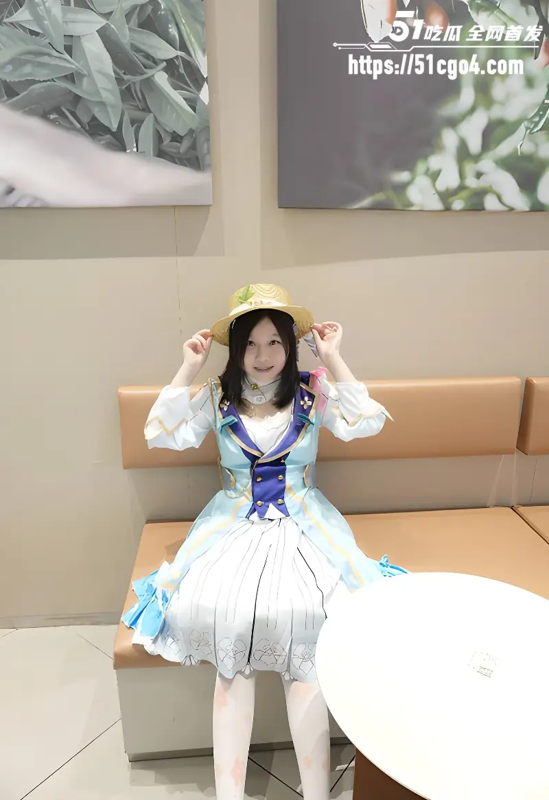 抖音媚黑网红 冰凌紫萱 挑战黑人肉棒 化身母狗各种服务侍奉 全程媚眼如丝浪叫不止 图4
