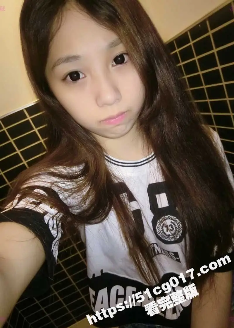 纹身小伙把邻家粉嫩小妹妹骗到宾馆 无套爆操小嫩妹 妹妹被操到哭喊求饶！ 图2