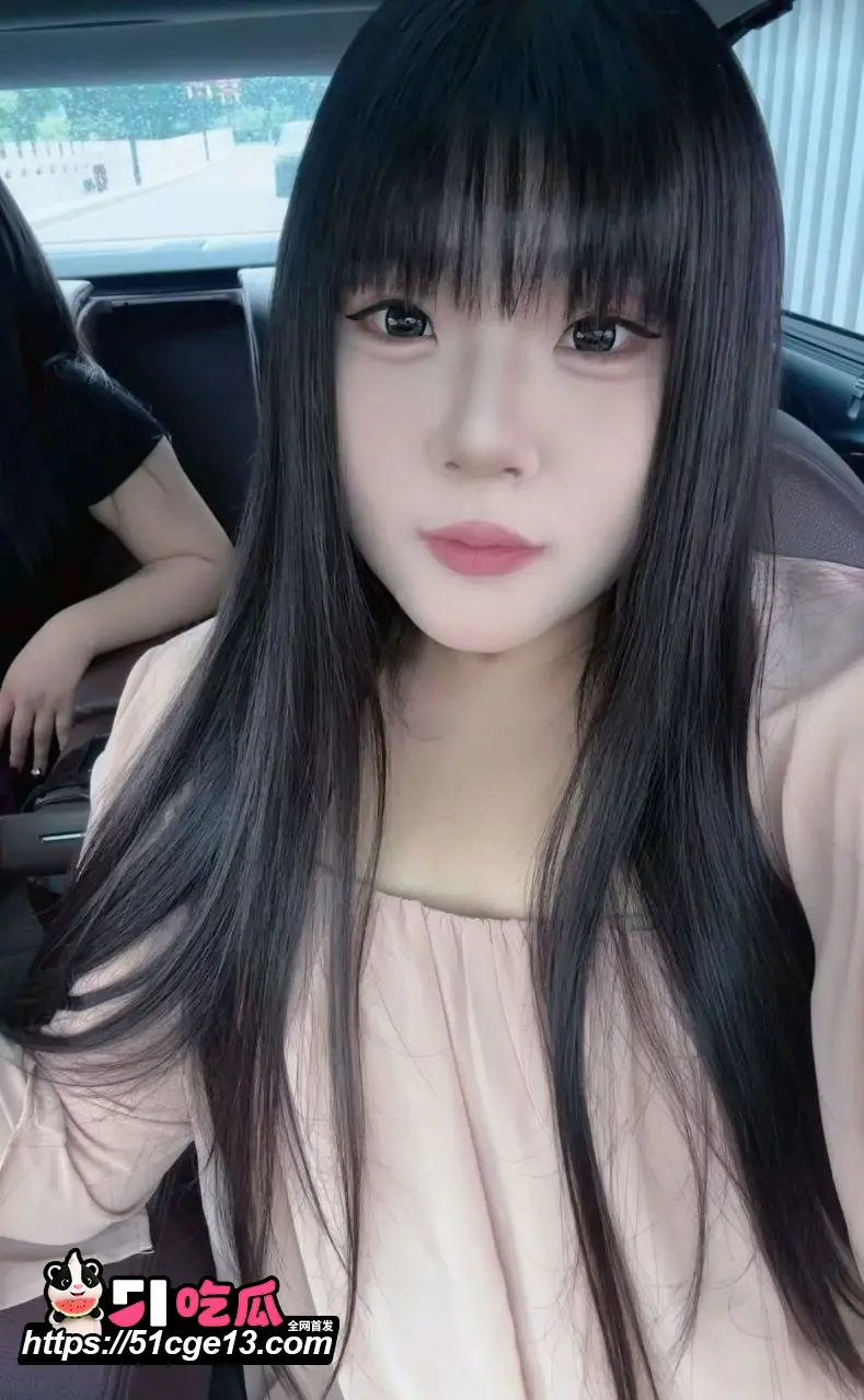 湖南衡阳精神小妹 郑时涵 性爱视频 穿紫色情趣被后入猛操 骚穴湿透屁股被扇红 图1