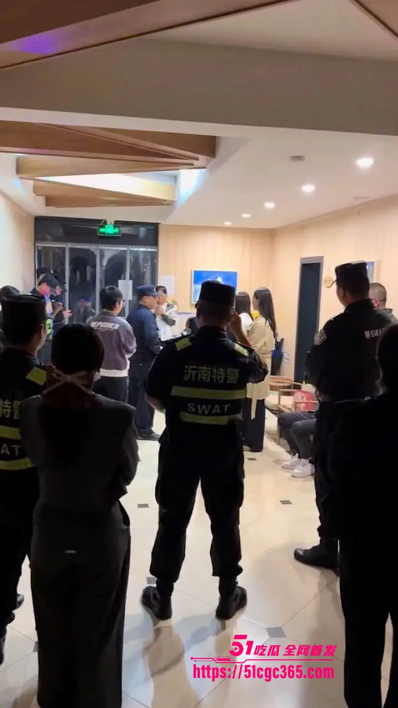 沂南米格派森幼儿园虐童事件 保安暴力阻录像 掐肚子关黑屋捂脸 孩子浑身淤青哭喊 简直禽兽不如！ 图7