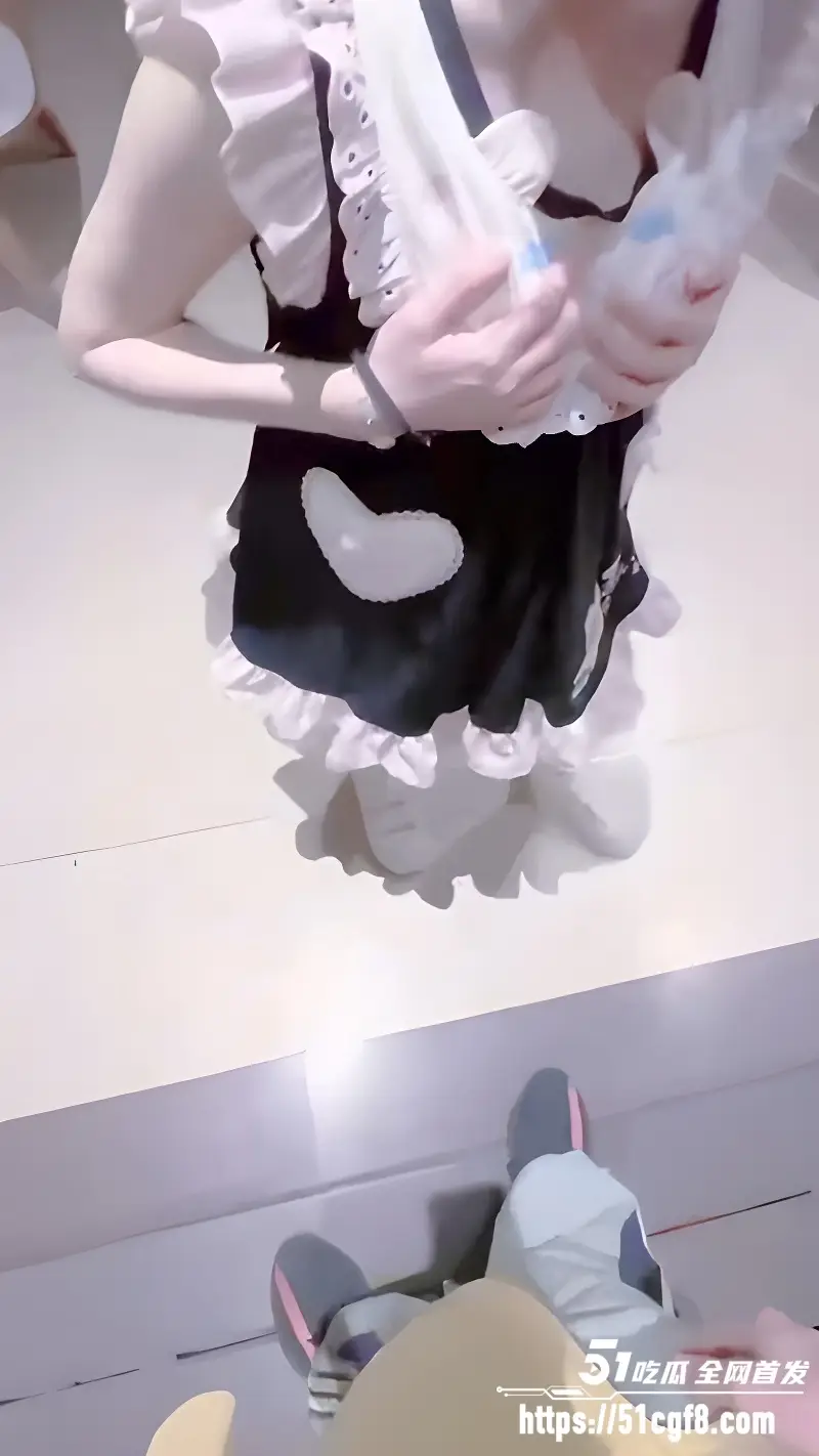 51原创野猫小怪兽 和小情人妹妹又来到了野外做爱 可爱风穿搭让我性欲大增！ 图1
