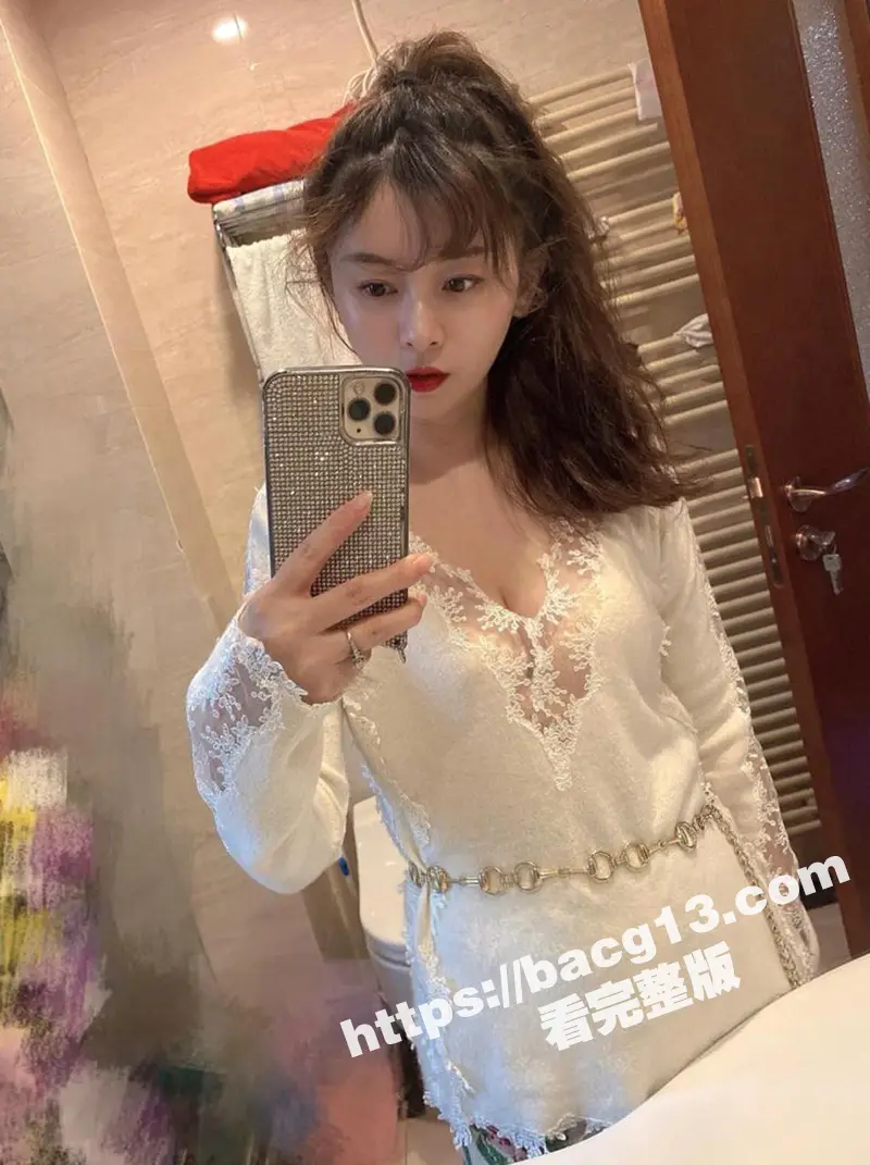 给他一个开锁的机会 差点成为捉奸的帮手 一女子凌晨与开锁师傅上演激烈纠纷! 图1