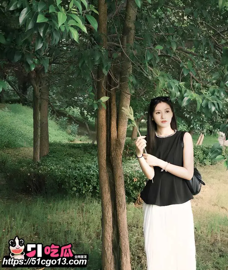 巨乳学生妹 子敏 约炮自拍流出 镜头前俯身吞吐肉棒 女上位骑乘肥臀夹屌榨精 图3