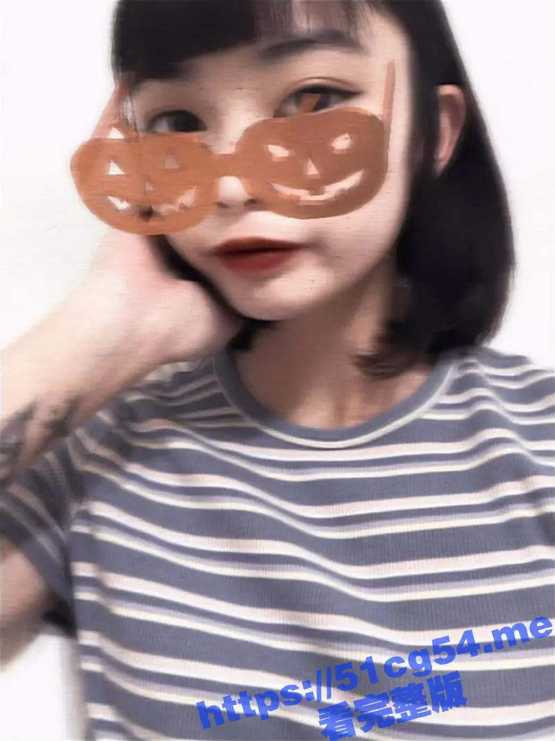 台湾高雄公务员 陈子琪 非常听话的翘臀美女 穿上情趣内衣这屁股真欠操啊 分手后视频遭前男友泄密 图1