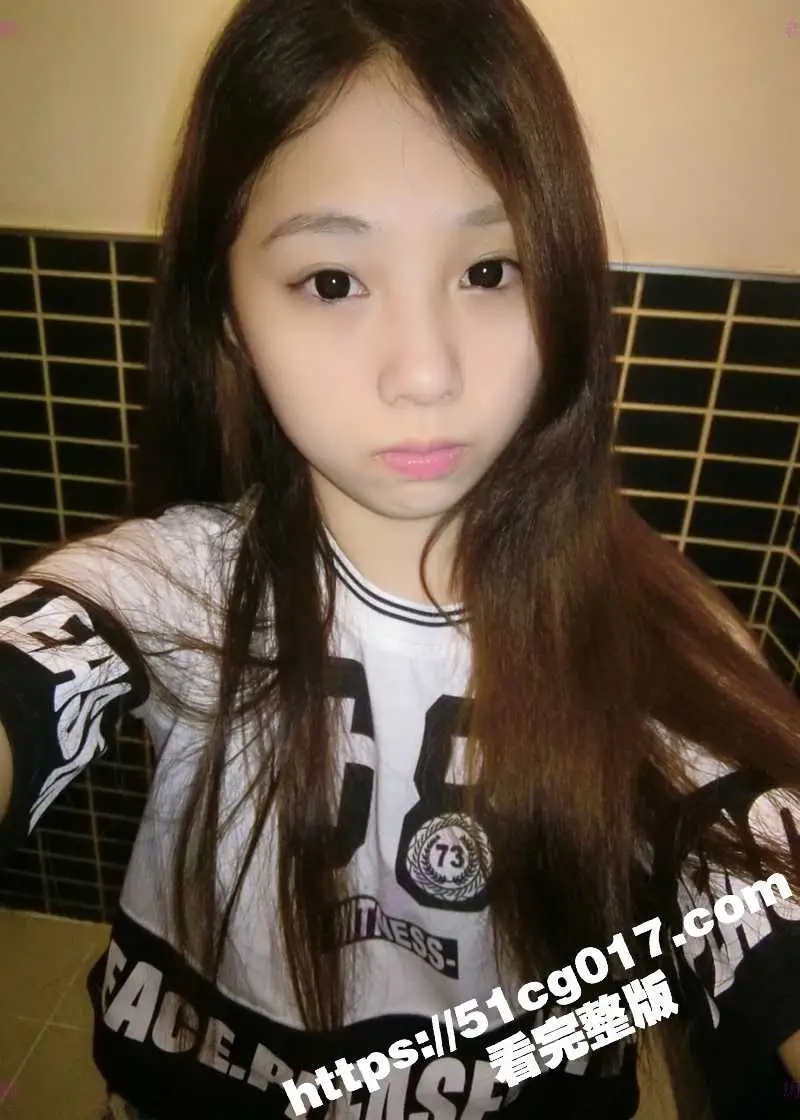 纹身小伙把邻家粉嫩小妹妹骗到宾馆 无套爆操小嫩妹 妹妹被操到哭喊求饶！ 图5