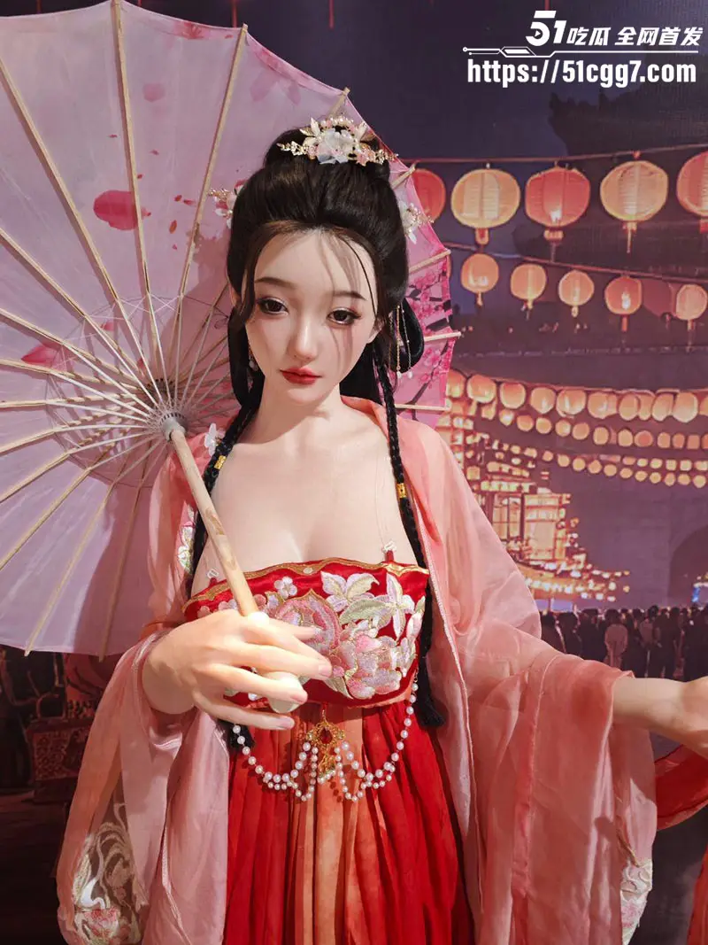广州成人展现场实拍!瓜友直击娃娃大厅测试 男女娃娃眼花缭乱 硅胶质感堪比真人! 图1