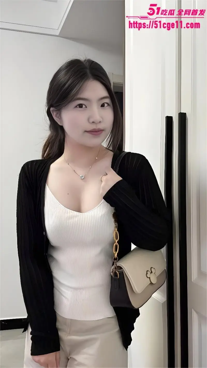 山东丰满美女 白艳娇 性爱合集 身穿制服多姿势爆操蹂躏 户外车震真实感爆棚 图2