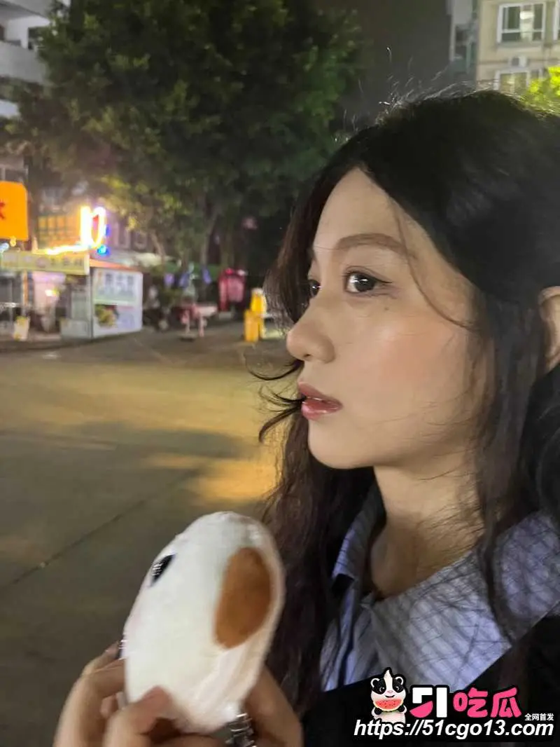 校花级清纯女神 分手后惨遭曝光 肉臀馒头逼堪称顶级炮架 镜前后入模样风骚入骨! 图2