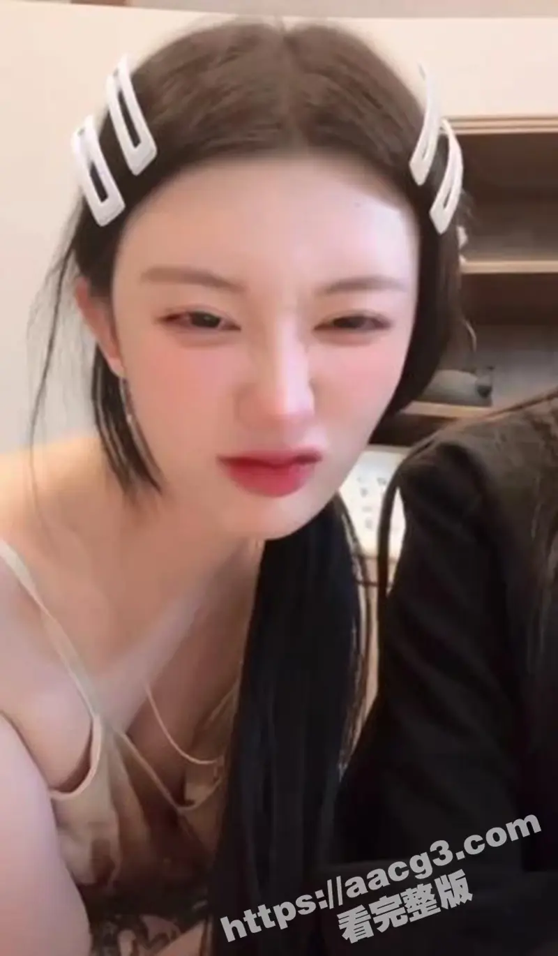 抖音主播走光露点合集视频 真是八仙过海各显神通 清纯女神竟也是擦边女 让人心跳加速 图7