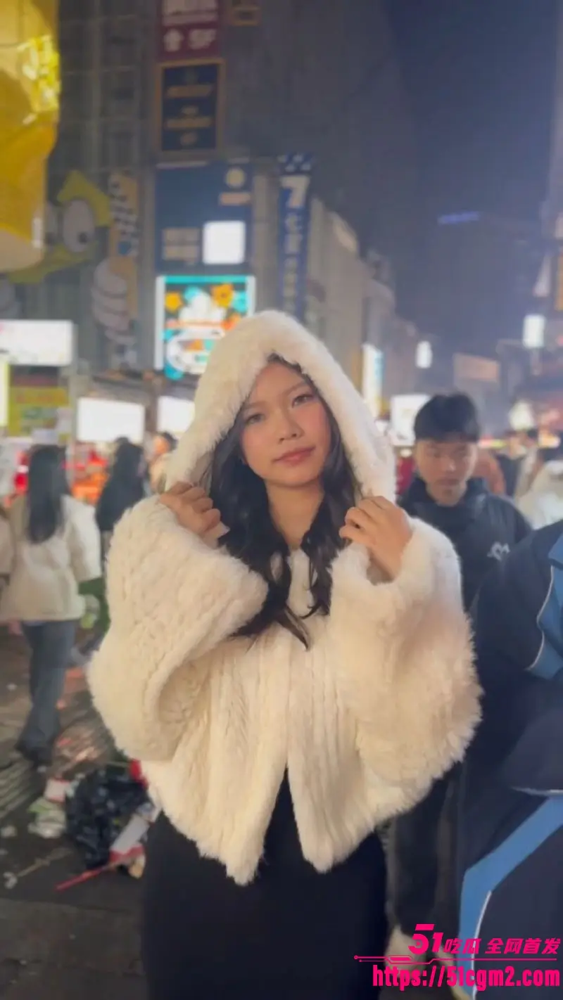 成都大学 刘莎 口交做爱视频曝光 露脸贪婪舔大屌浪到骨髓 娇嫩身躯被猛操高潮抽搐! 图2
