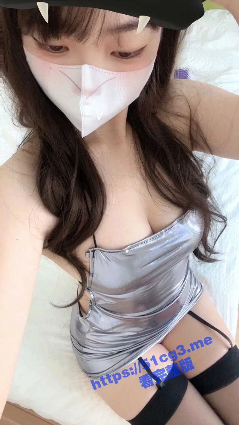 江苏女健身教练 徐闵珍 出轨男会员 完美身材穿上吊带黑丝被猛男狂操 自拍视频流出！ 图1
