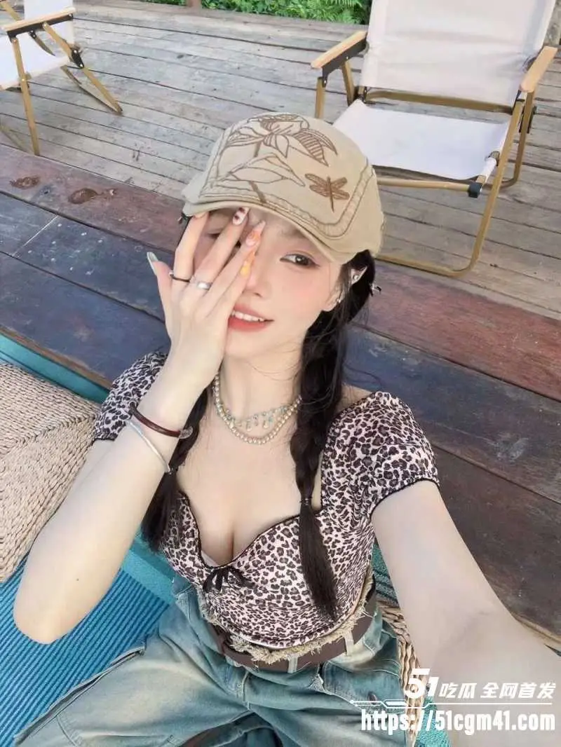 重庆气质拜金御姐 约炮榜一金主 酒店化身骚货 翘臀后入狂干淫靡不堪！ 图3