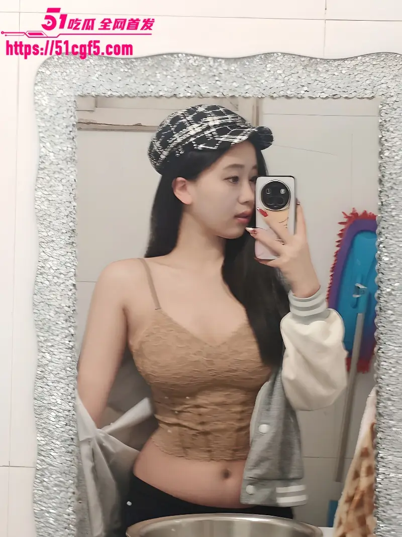 厦门大学翘臀妹 樊娜 性爱私拍 身着肉丝吊带 跪趴翘臀被猛干 骑乘抽插索取无度! 图2