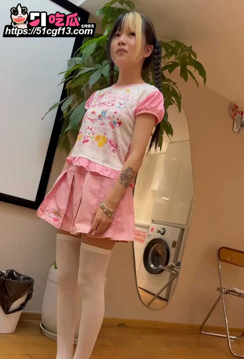 猎艳大神 古河君 PUA杭州舌钉少萝 童颜白丝蜜穴超肥 花式狠操骚叫不要 图3