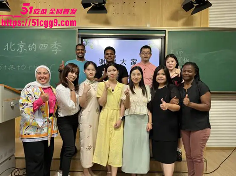 华中科技大学反差婊 刘婷婷 性爱视频流出 小骚货床上淫荡爆表 主动骑乘狂扭被男友无套爆操! 图3