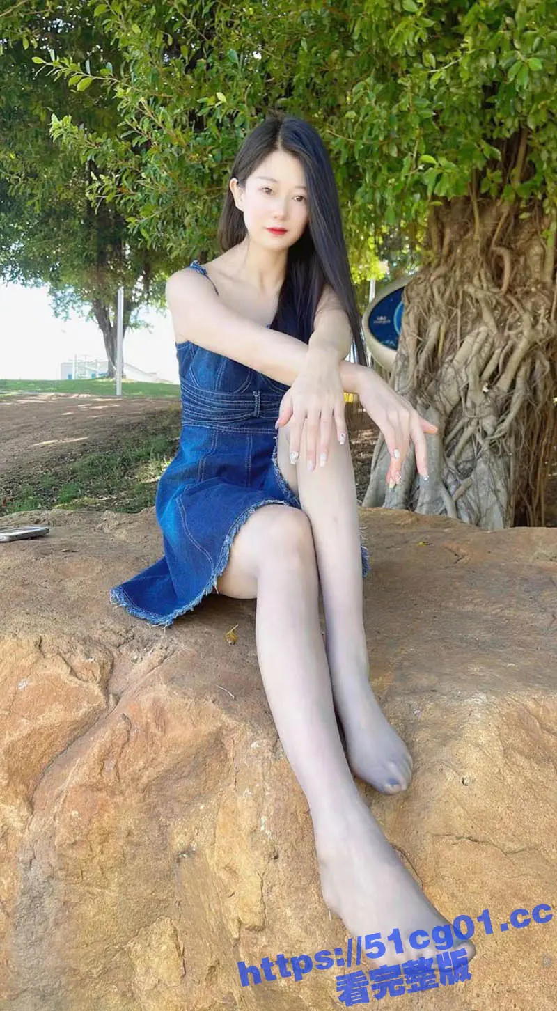 河南濮阳 林佳彤 超性感的花店老板娘 极品美腿大奶翘臀 丝袜足交诱惑至极 被土豪包养爆操内射骚穴 图2