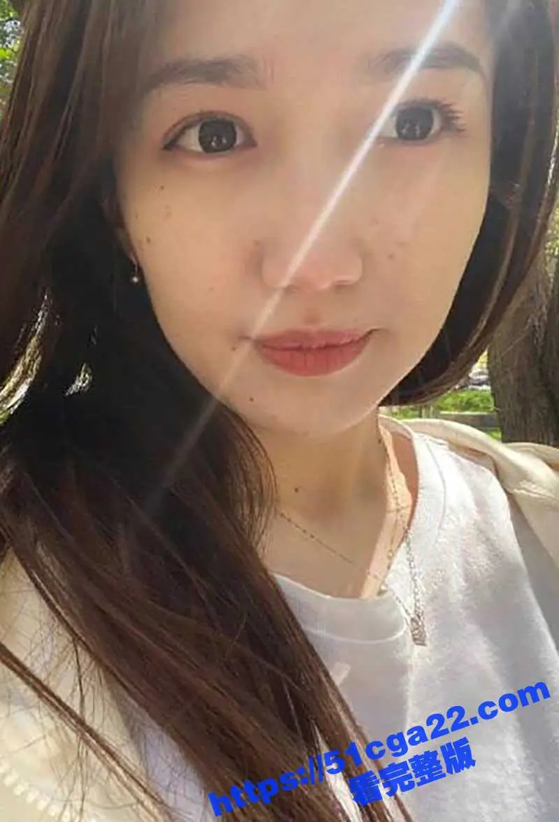 新疆绿帽男贡献极品女友做爱视频 绝美尤物撅臀被后入狂操 跳蛋玩穴刺激阴蒂 淫液狂喷！ 图1