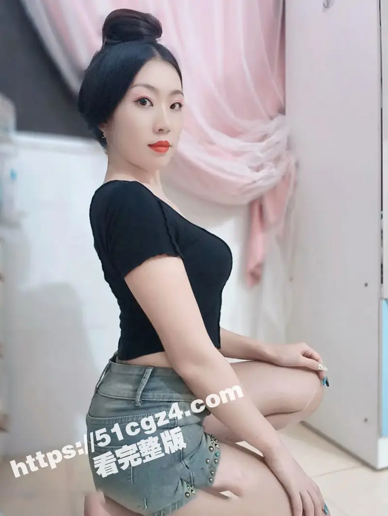推特极品风骚美少妇 暮色 宠粉福利竟直接约炮粉丝 疯狂吸吮大肉棒直至射精! 图7