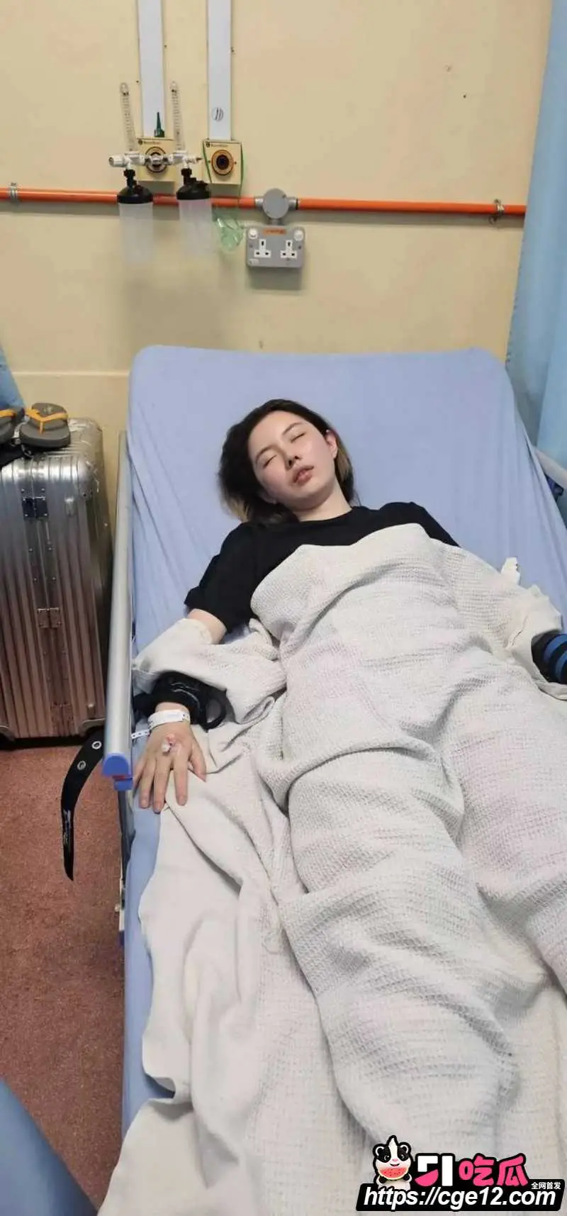 抖音百万粉网红 是你的格格 吉隆坡机场大闹警车蹦迪 这就是互联网的通天神？ 图8