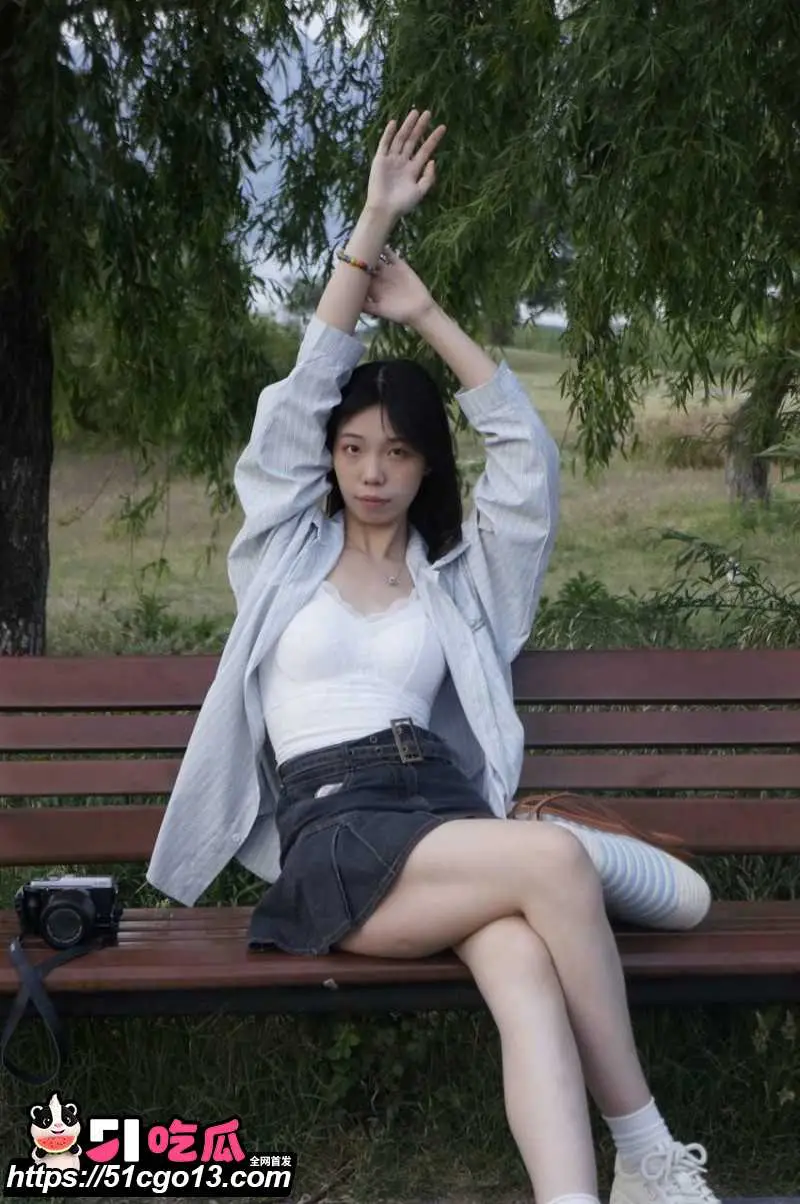广东反差骚货 苏露月 不雅视频第二弹 电动假屌猛捣嫩穴 边插边震泛出浓厚白浆! 图2