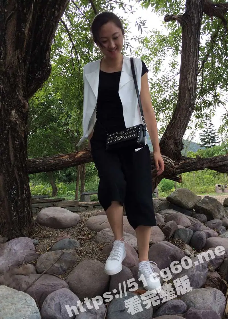 良家少妇控必备!知性微乳黑森林离异小少妇 石姐 被SM调教流出! 图2