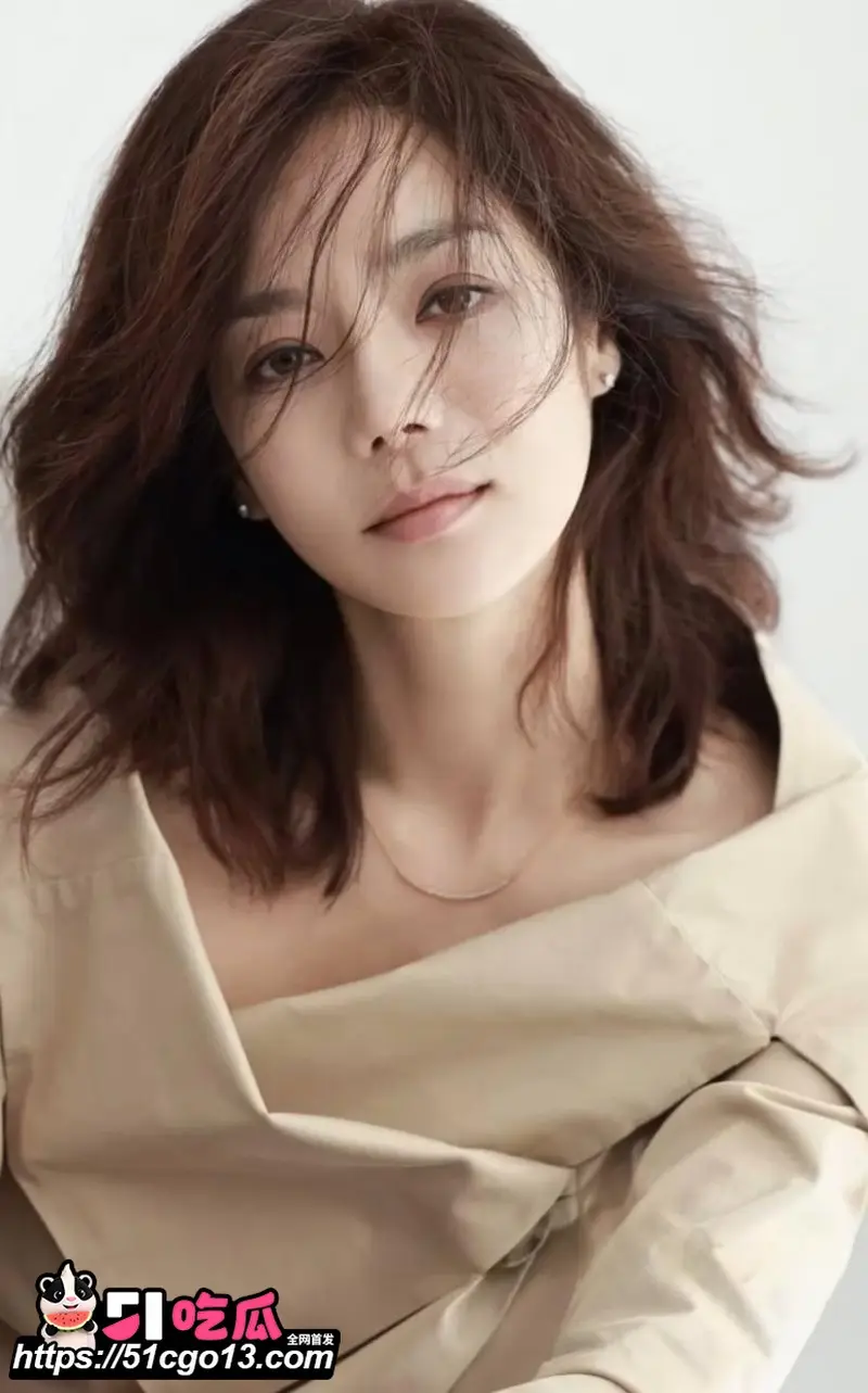 新还珠格格演员 高梓淇 离婚后不仅疏离儿子 还带小十岁女友上恋综 亲密视频引热议! 图8