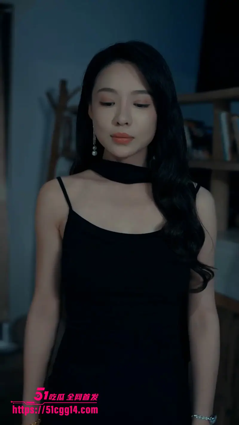 短剧《金风玉露》精英律师陈思语魂穿九零私生女 为破三十年死局与野心勃勃的他缔结盟约！ 图3