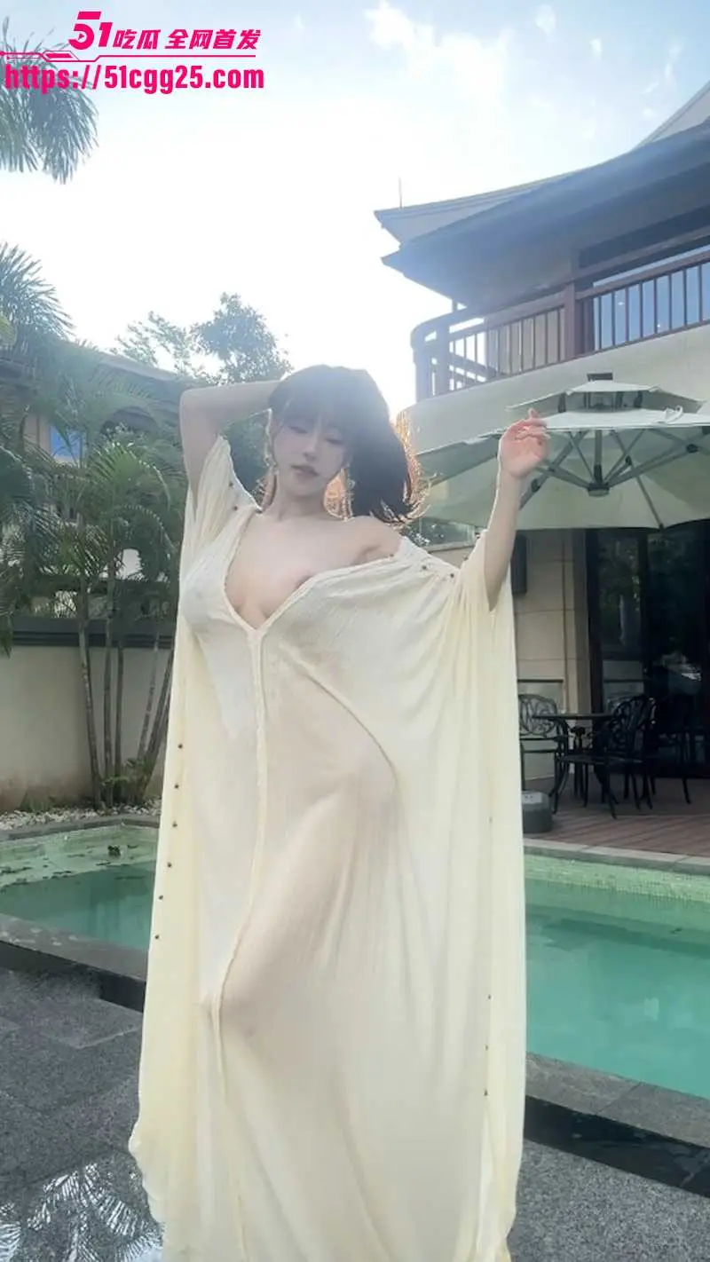 性感网红 朱可儿 三亚泳池写真私拍流出! 巨乳尤物曲线勾魂 骚浪姿势瞬间点燃欲火! 图5