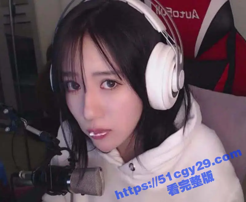 抖音千万网红 呆妹儿小霸王 首秀日塌房 前男友独家投稿爆料开房洗澡 三点全漏露脸实锤！太TM炸裂了！ 图2