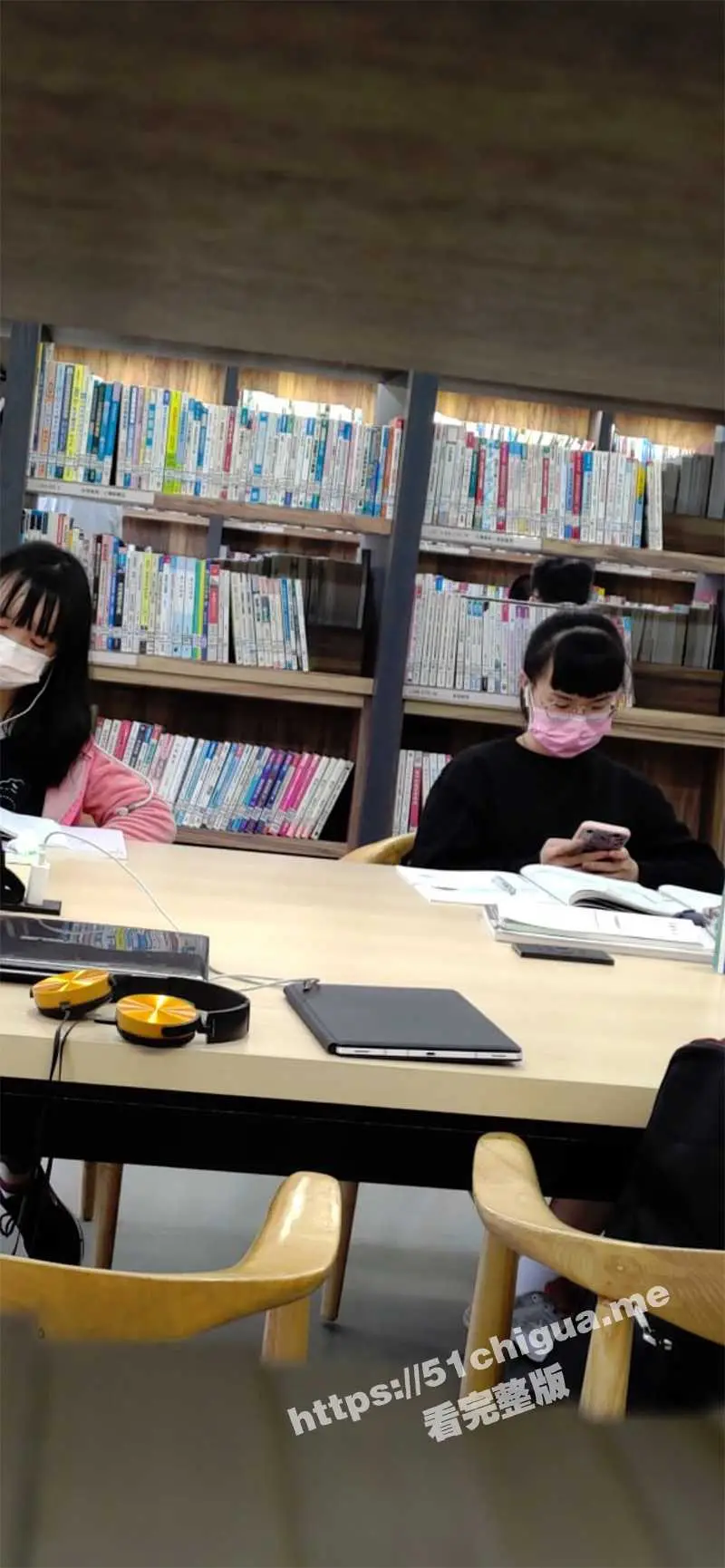 图书馆女厕偷拍来看书的学生妹!爱学习的女生都洁身自爱 私处都是未污染的原色! 图1