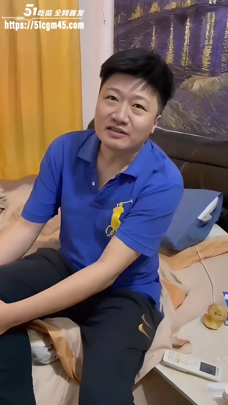 男子现场捉奸直拍 对话奸夫 你搞了多少次我老婆 对方毫不惧慑嚣张至极！ 图4