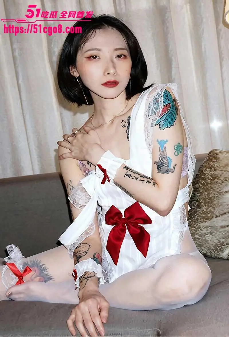 反差眼镜婊 林慧君 情侣泄密 露脸自慰舔穴内射一镜到底 扣精画面淫到极致 图1