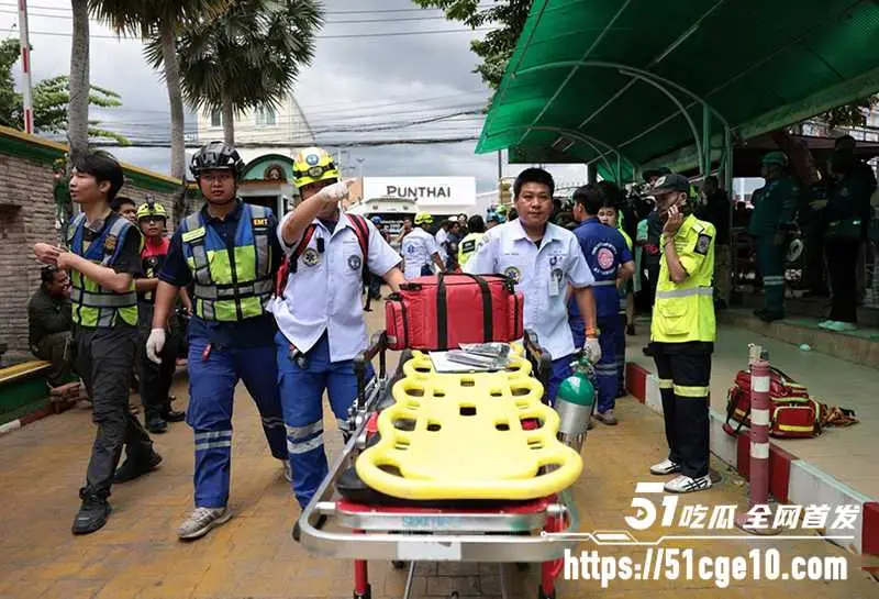 泰国突发校园枪击惨案 学生弑祖父母入校屠杀 开26枪8人遗憾毙命 图14