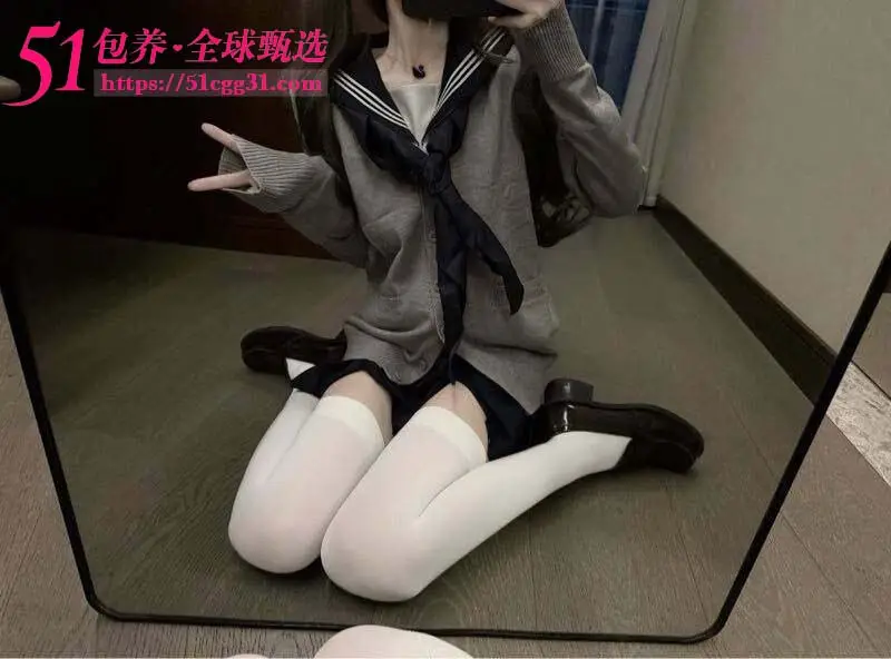 51包养 高端外围 | W3WH12603 武汉白月光级素人兼职 皮肤雪白 敏感水多 自带制服诱惑 质量保真 假一罚十 图2