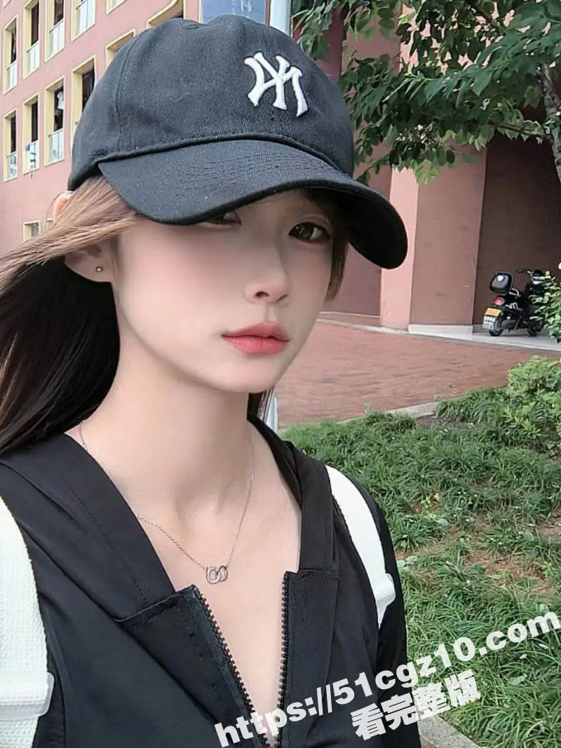 广西梧州七中反差母狗 刘咏莉 自拍视频曝光 双乳都玩下垂了 骚逼却还是相当紧致 图4