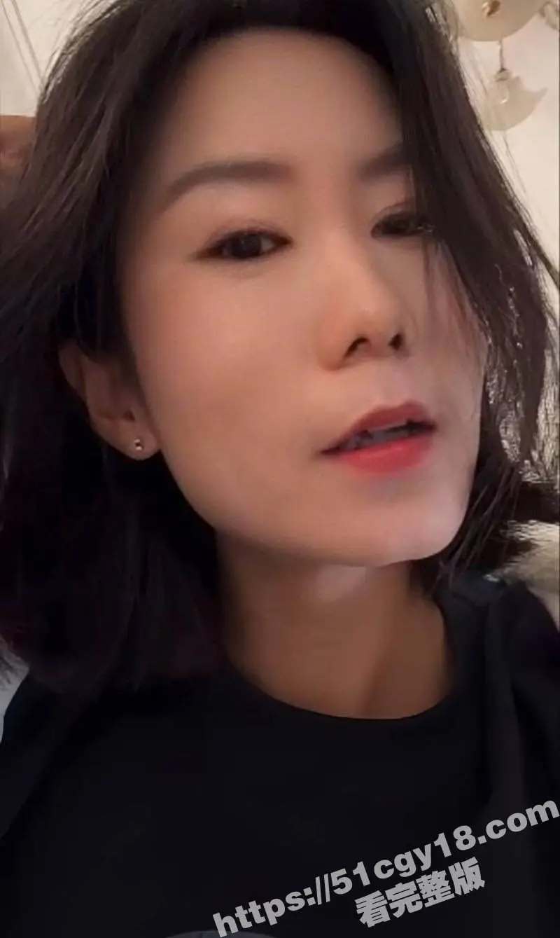 高校女校长勾引学生 私拍小视频被家长群曝光 被学生当母狗狠狠乱操 反差感直接拉满！ 图4
