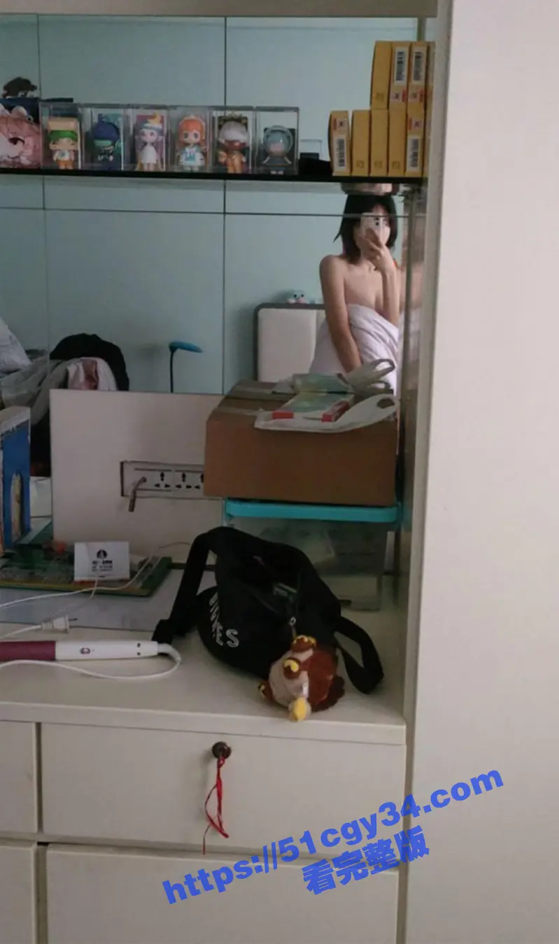 广西师范大学经济系 范陈辰 清纯小coser三天被炮友拿下 酒店开房视频流出 娇嫩身躯被按压在床上猛插! 图8