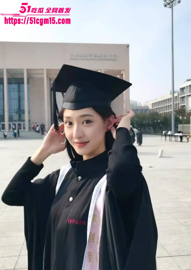 内娱当红女演员 胡连馨 继于适裸聊事件后 再度被曝15万天价陪睡费 多段不雅视频疯传全网! 图2