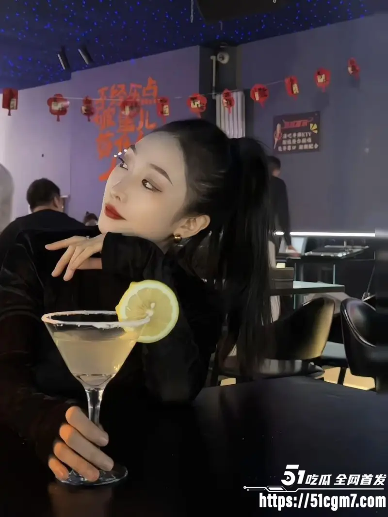 河南性瘾痴女 李若欣 被情夫曝光大量私拍 纯欲御姐反差感十足 淫靡表情风骚入骨! 图3