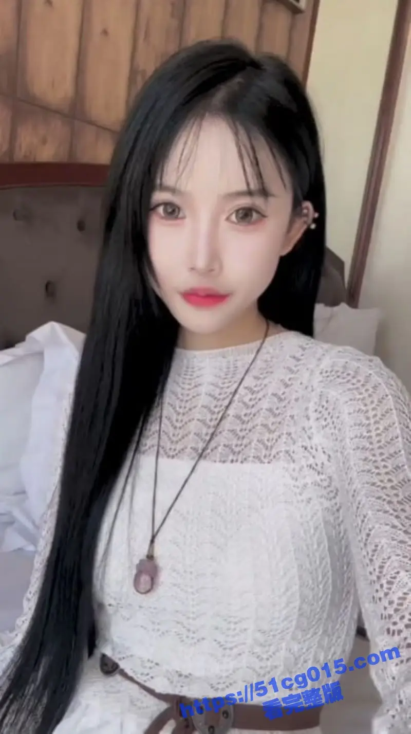 探花鸠摩智 酒店约操05年 快手 网红 小小鑫 东北小美女小胸粉粉的在床上骚声不断！ 图2