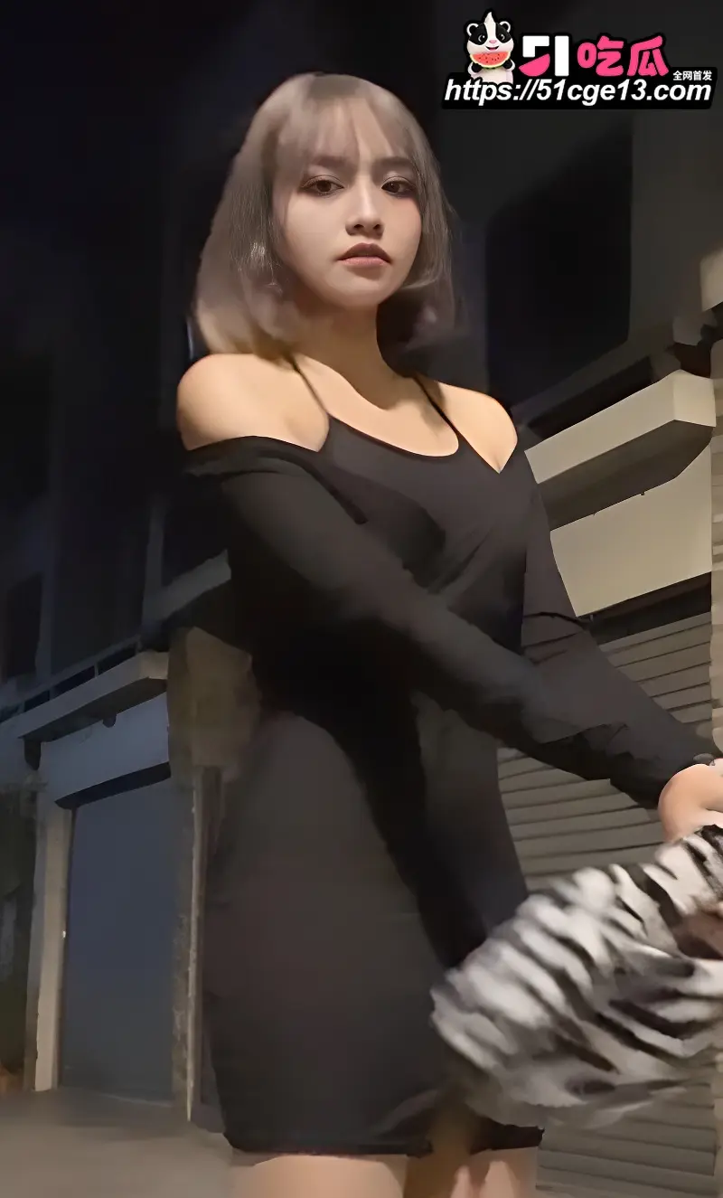 高颜值精神小妹与男友裸聊视频 白嫩酮体掰穴展示 对镜自慰手指猛插骚逼骚到骨子里! 图3