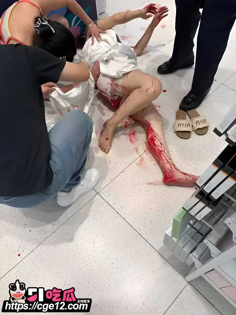 广西玉林十字街砍人事件 女子带娃逛街 突遭陌生男子持刀伤害 祸从天降实在倒霉! 图6