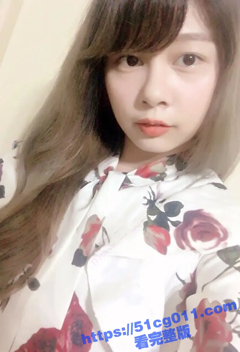 黑皮体育生出租房爆操调教初恋般的邻家妹妹!看似清纯的她 私下极度反差 叫起来声音嗲嗲的! 图3