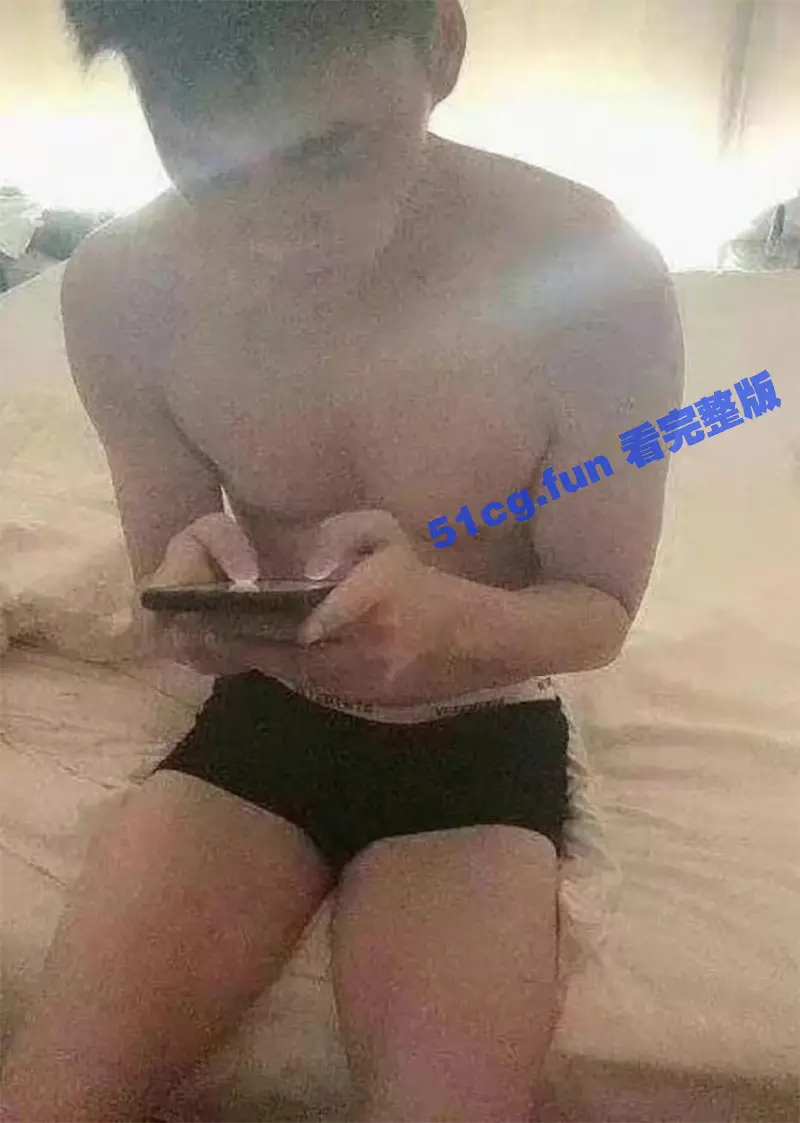 全网独家!李易峰嫖娼事件 李易峰3P+性爱最全5分钟视频 图1